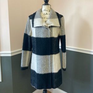 EUC- Ivanka Trump wool blend Buffalo plaid zip up coat, size 8.